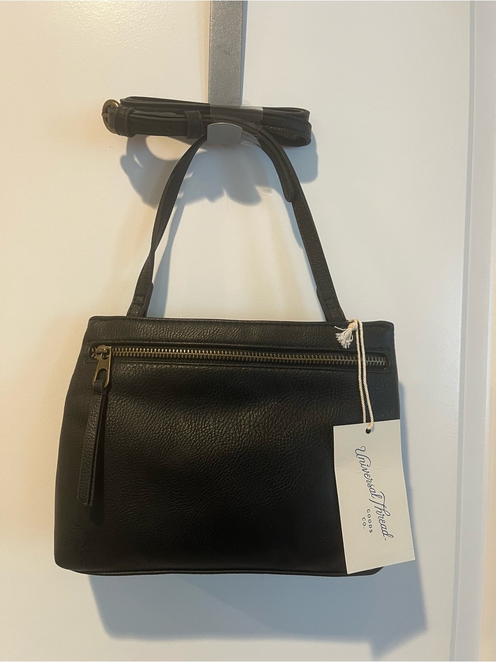 Universal Thread Black Leather Shoulder Bag with Zip Pocket
